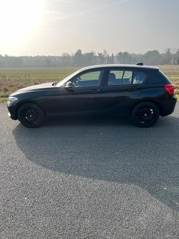 Gebraucht BMW 116 109 PS (80 kW) 2016 Schwarz Kleinwagen