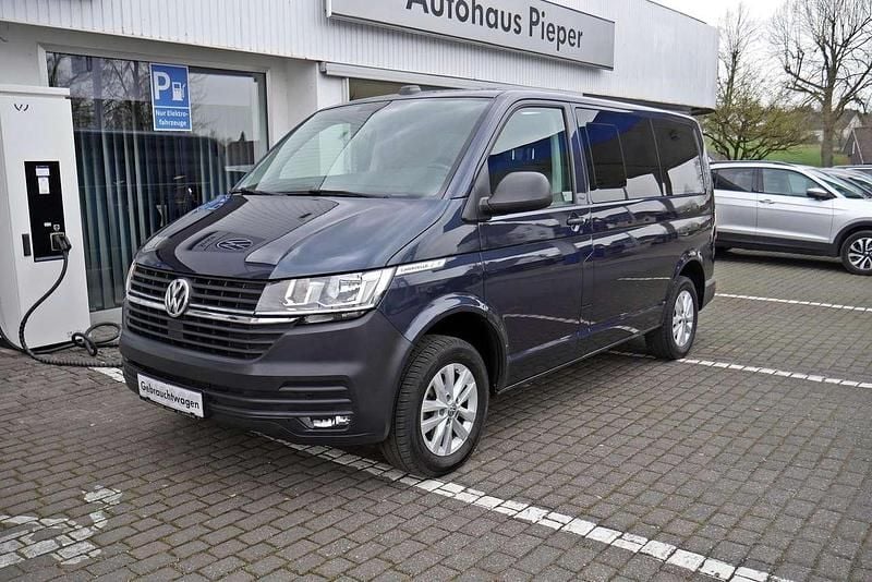 Gebraucht VW Caravelle 150 PS (110 kW) 2021 Starlight blue metallic Van / Kleinbus
