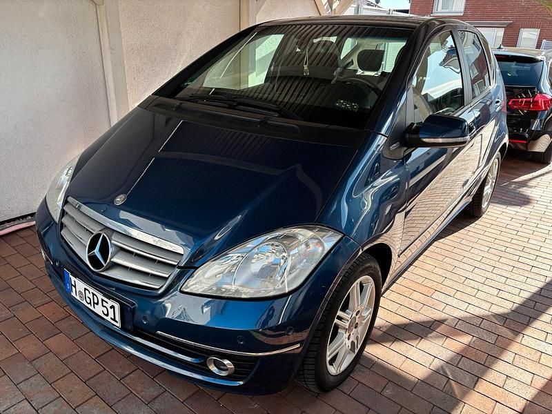 Gebraucht Mercedes A150 95 PS (69 kW) 2009 Blau Limousine