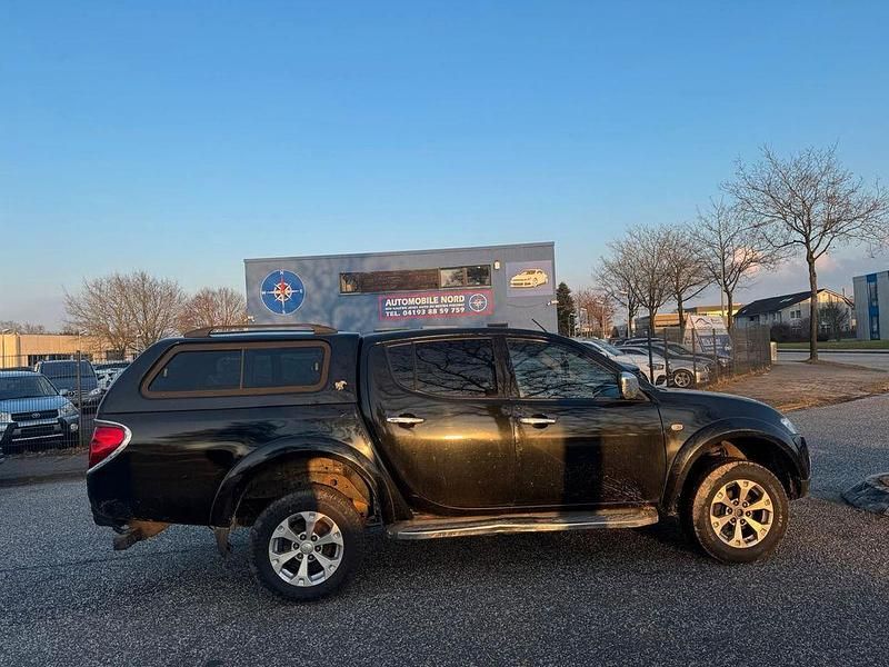 Gebraucht Mitsubishi L200 Intense 178 PS (130 kW) 2011 Schwarz Pickup