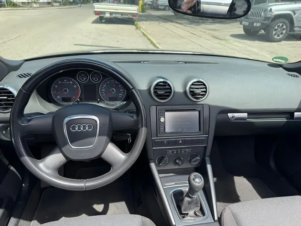 Gebraucht Audi A3 Cabriolet Attraction 160 PS (117 kW) 2011 Phantomschwarz Cabrio