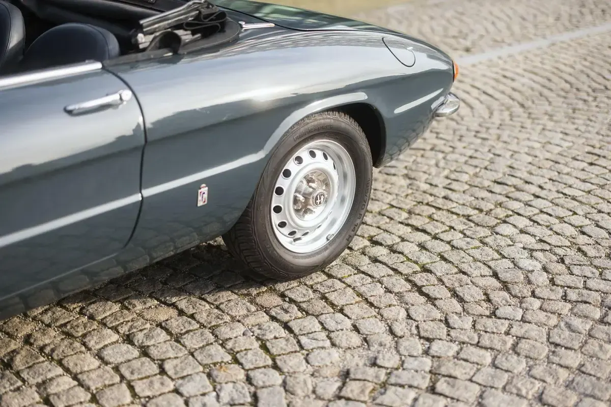 Gebraucht Alfa Romeo Spider Veloce 109 PS (80 kW) 1969 Grau Cabrio