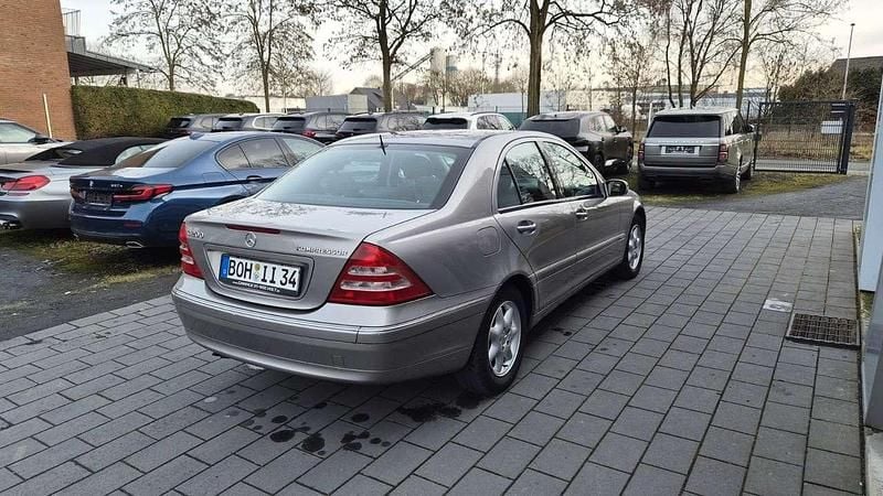 Gebraucht Mercedes C200 163 PS (119 kW) 2003 Silber Limousine