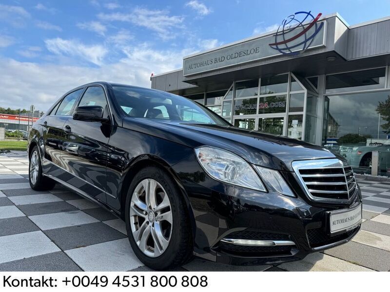 Schwarz Gebraucht 2012 Mercedes E200 Limousine | 13.444 € (Etwas zu teuer) - Bild 1/4