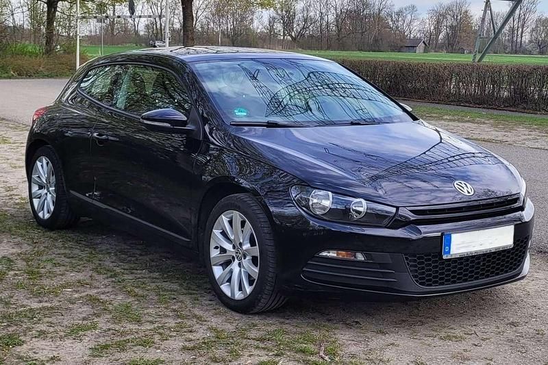 Second-hand VW Scirocco 140 CP (102 kW) 2012 Negru Coupe