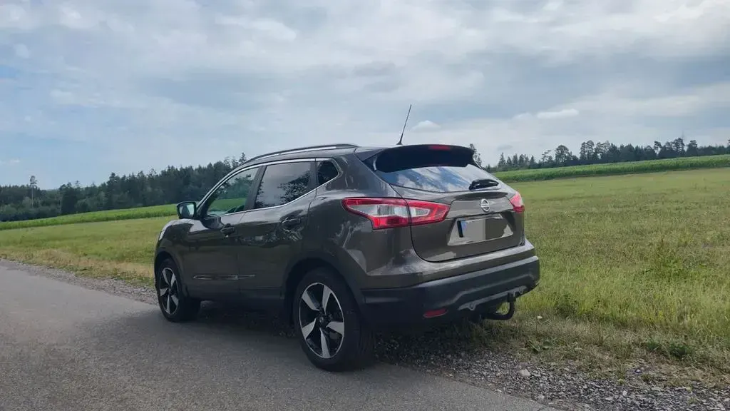 Gebraucht Nissan Qashqai N-Connecta 131 PS (96 kW) 2017 Braun SUV