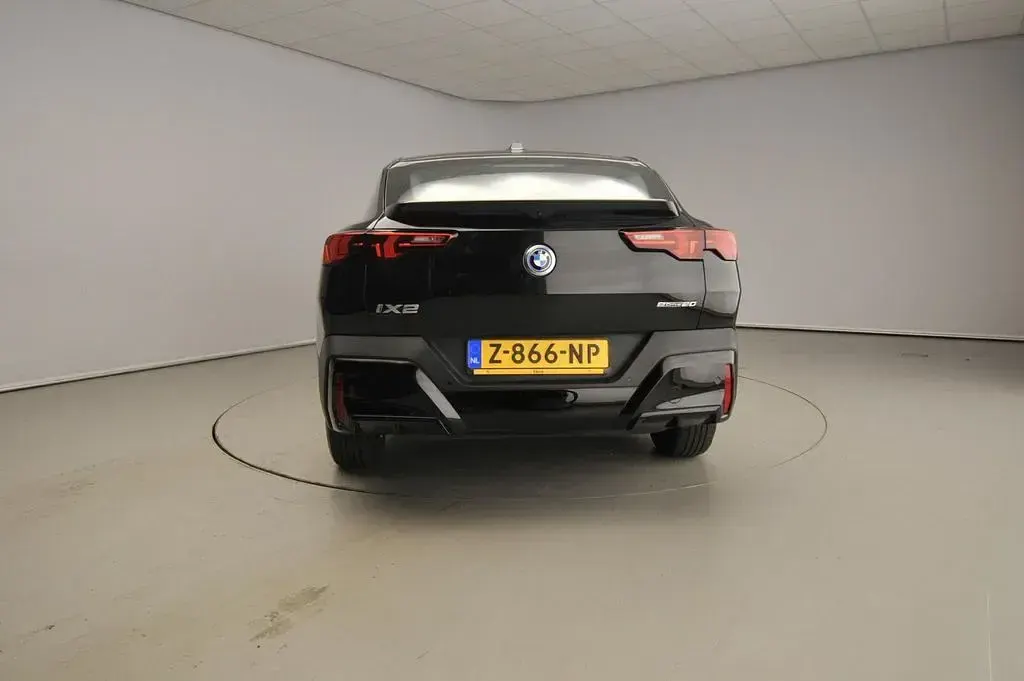 Gebraucht BMW iX2 Sport Line 150 kW (204 PS) 2024 Schwarz SUV