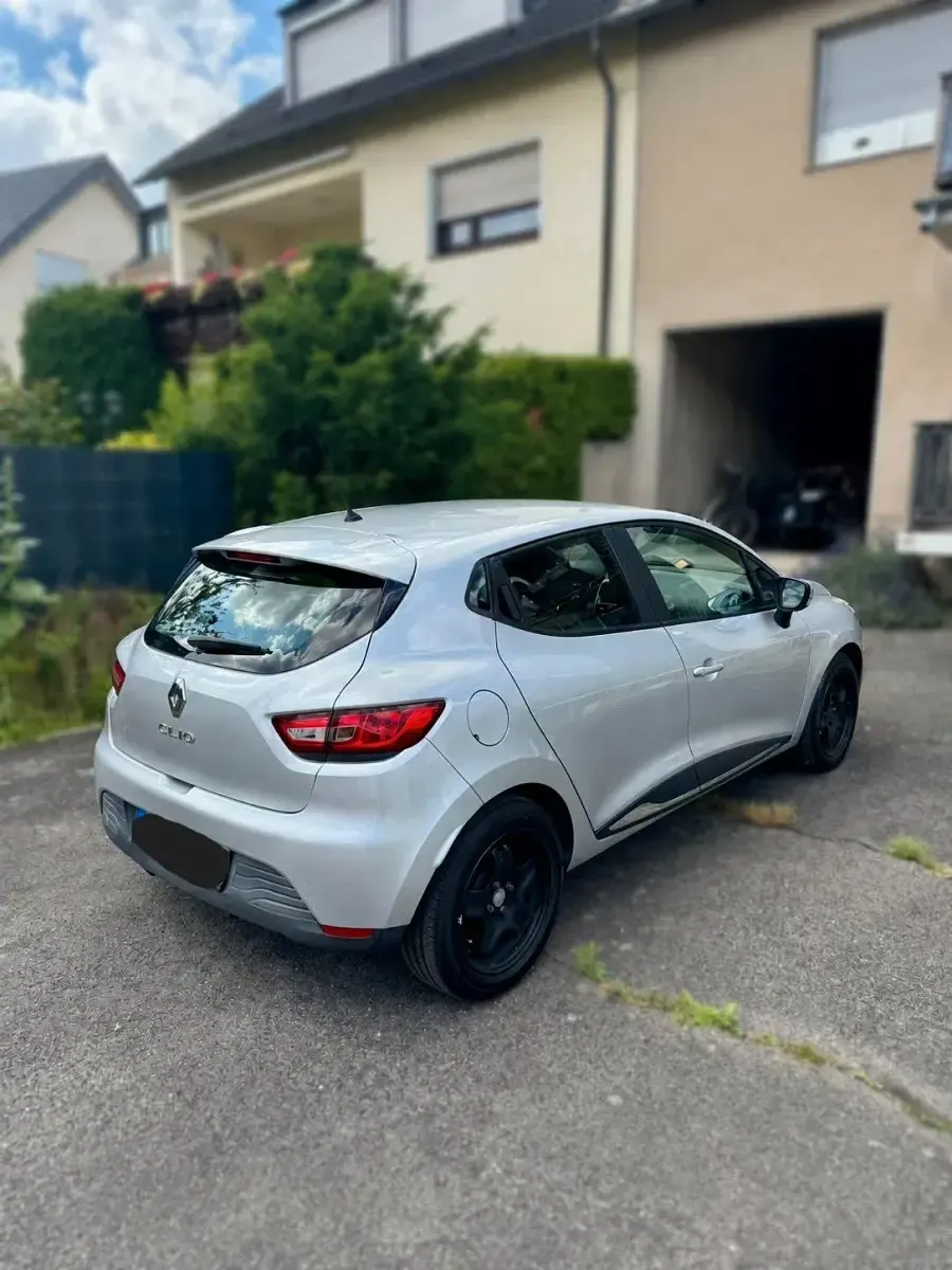 Gebraucht Renault Clio Dynamique 73 PS (53 kW) 2015 Grau Kleinwagen