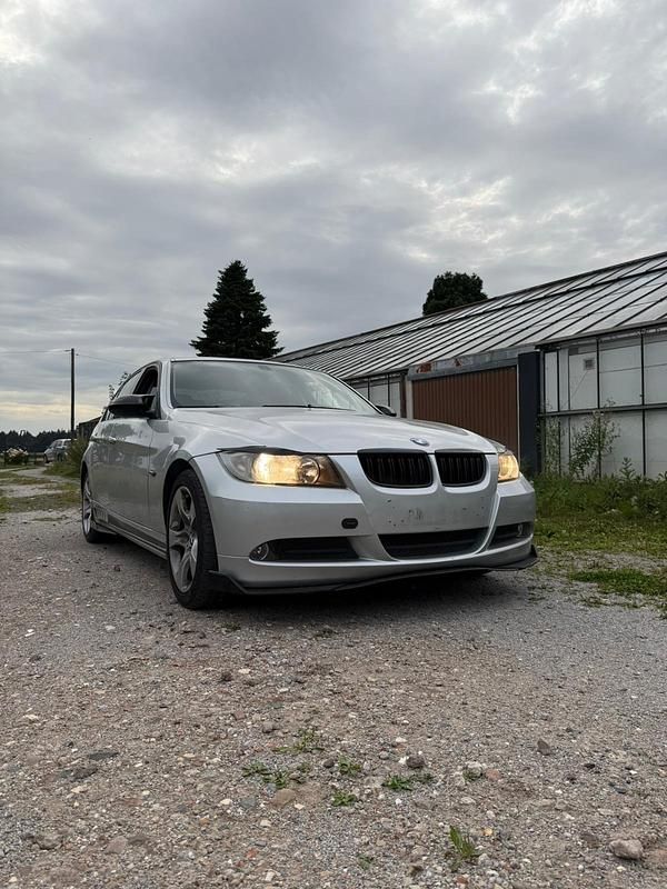 Gebraucht 2006 BMW 318 Limousine | 2.000 € (Superpreis) - Bild 1/4