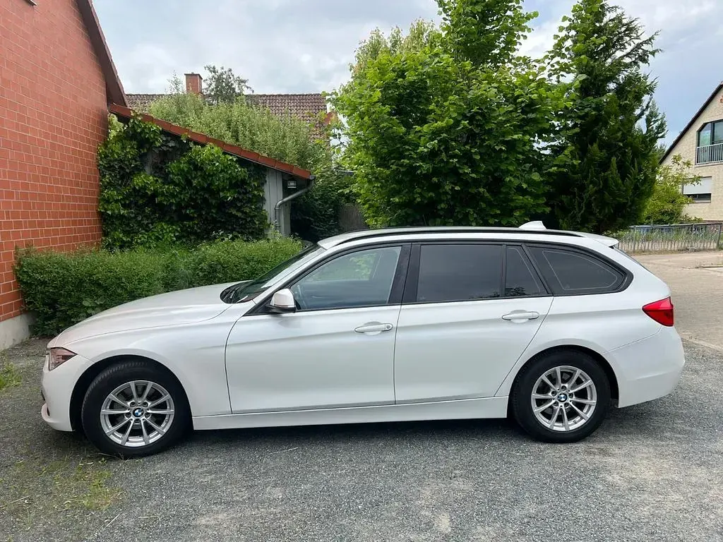 Gebraucht BMW 318 Advantage 150 PS (110 kW) 2016 Weiß Kombi