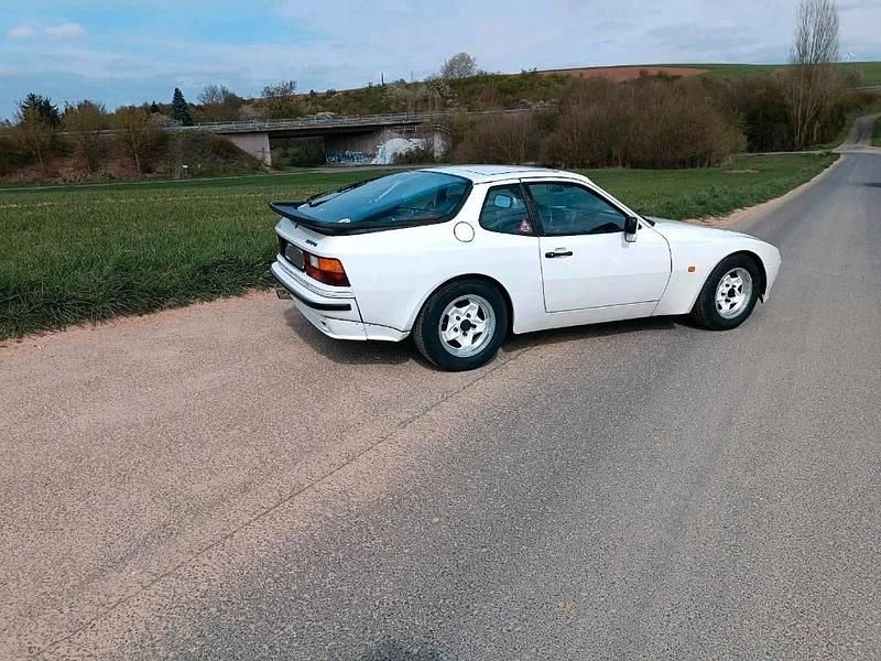 Second-hand Porsche 944 163 CP (119 kW) 1983 Alb Coupe
