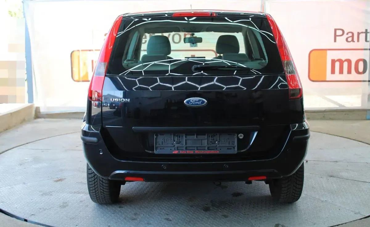 Gebraucht Ford Fusion 80 PS (58 kW) 2004 Schwarz Kleinwagen