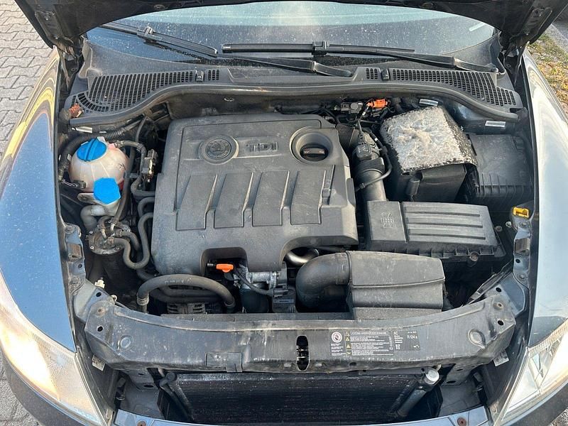 Gebraucht Skoda Octavia Active 105 PS (77 kW) 2012 Grau Kombi