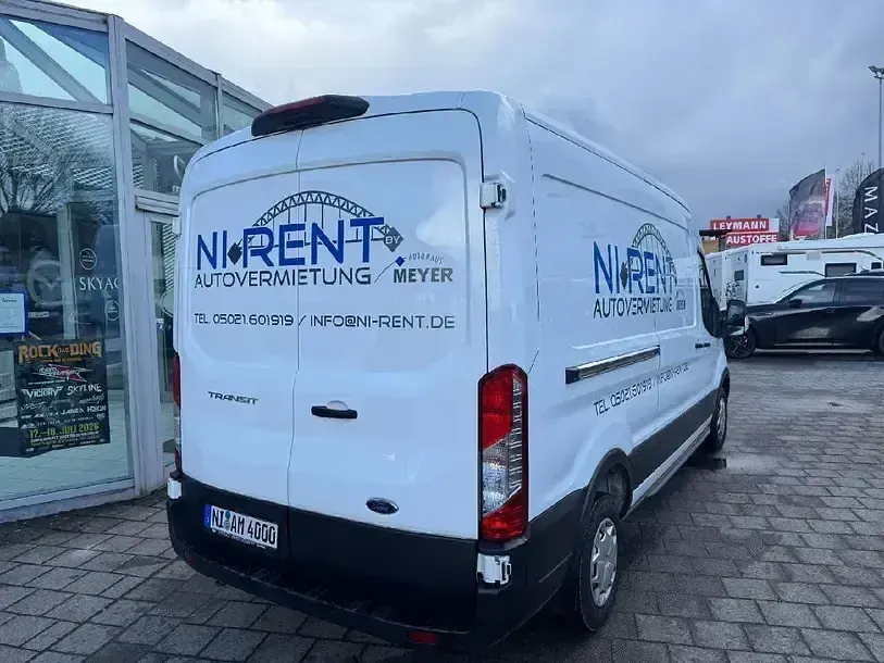 Używany Ford Transit Trend 131 KM (96 kW) 2025 Biały Minivan