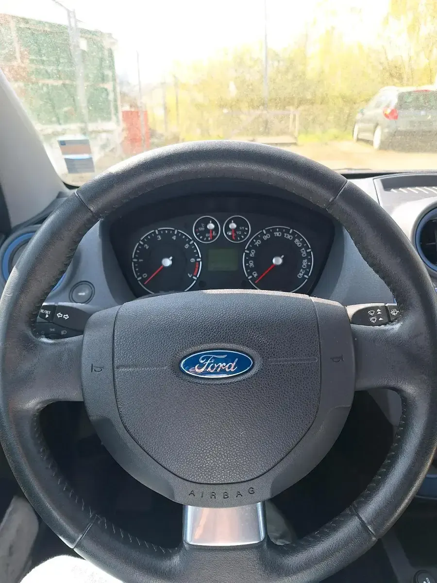 Gebraucht Ford Fiesta 80 PS (58 kW) 2008 Grau Kleinwagen