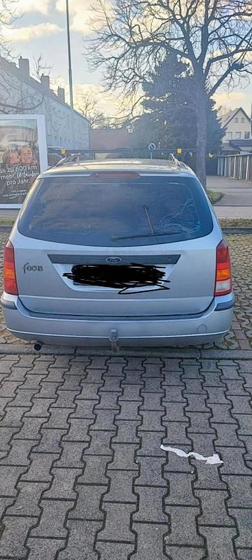 Gebraucht Ford Focus 101 PS (74 kW) 2002 Silber Kombi