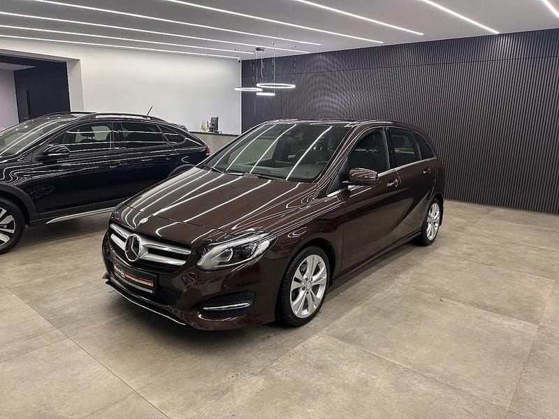 Gebraucht Mercedes B220 177 PS (130 kW) 2016 Braun Van / Kleinbus
