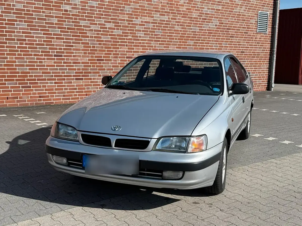 Gebraucht Toyota Carina E 79 PS (58 kW) 1996 Silber Limousine