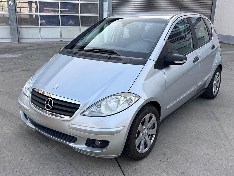 Silber Gebraucht 2006 Mercedes A180 Limousine | 1.399 € (Superpreis) - Bild 1/4