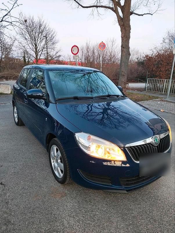 Second-hand Skoda Fabia 60 CP (44 kW) 2011 Albastru Hatchback