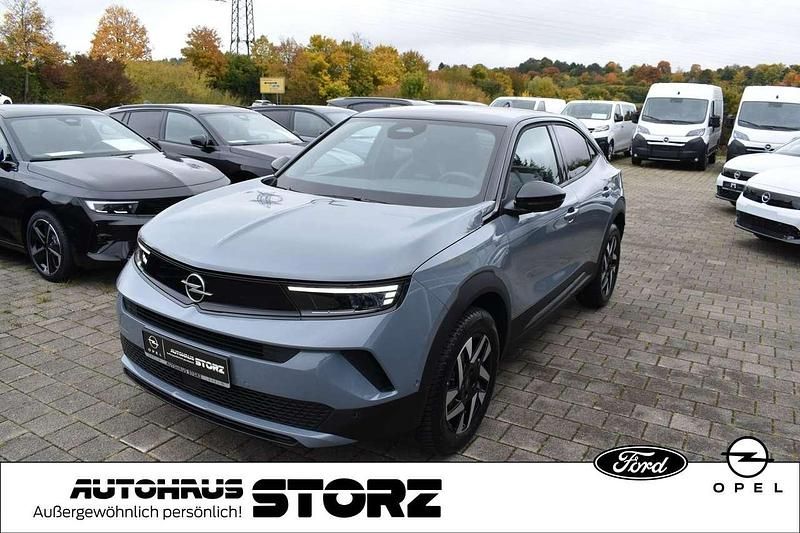 Grafik grau Neu 2025 Opel Mokka Edition SUV | 26.490 € (Fairer Preis) - Bild 1/4