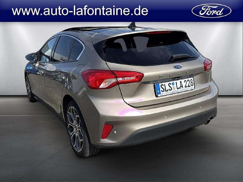 Gebraucht Ford Focus Titanium 125 PS (91 kW) 2019 Pyritsilbermet. Limousine