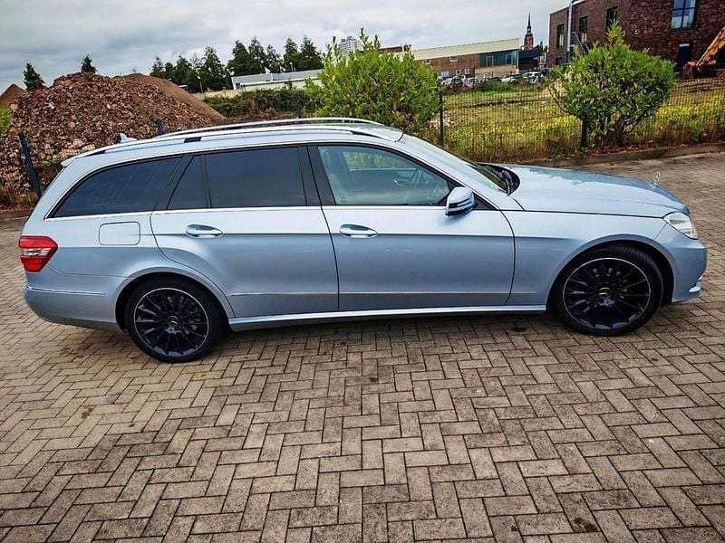 Gebraucht Mercedes E220 Edition 170 PS (125 kW) 2013 Silber Limousine