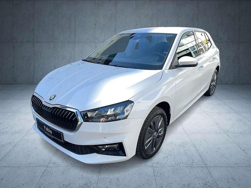 Moonweiss metallic Gebraucht 2024 Skoda Fabia Style Limousine | 18.880 € (Guter Preis) - Bild 1/4