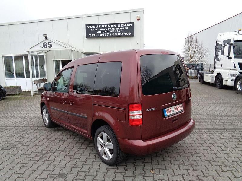 Gebraucht VW Caddy Trendline 102 PS (75 kW) 2011 Rot Van / Kleinbus