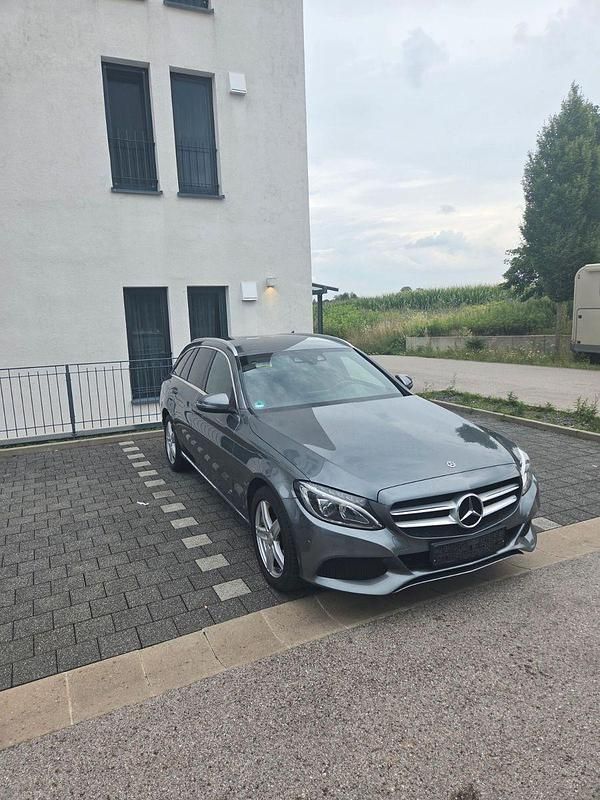 Grau Gebraucht 2017 Mercedes C220 Kombi | 13.900 € (Guter Preis) - Bild 1/4