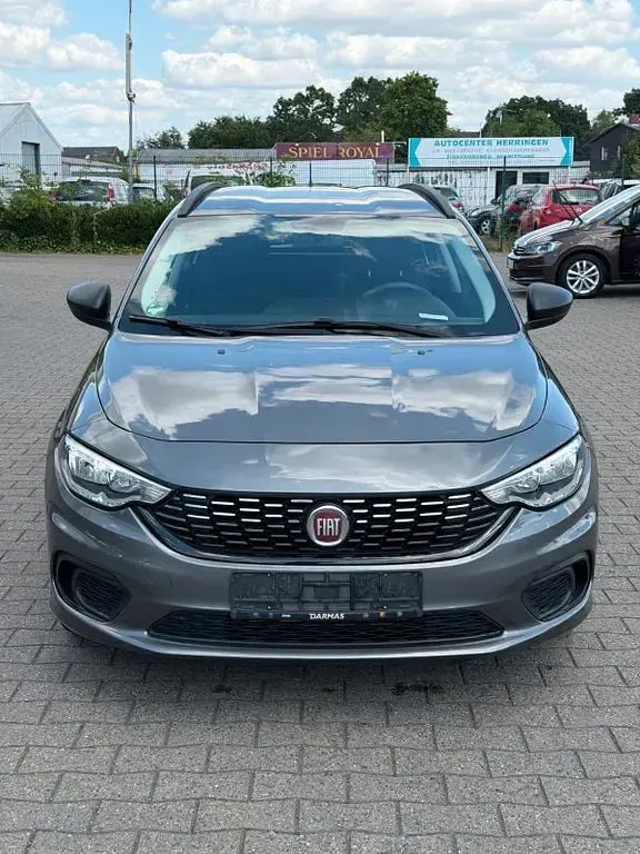 Gebraucht Fiat Tipo More 120 PS (88 kW) 2018 Grau Limousine