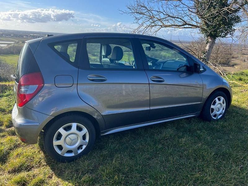 Gebraucht Mercedes A160 95 PS (69 kW) 2010 Grau Van / Kleinbus
