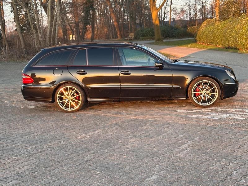 Gebraucht Mercedes E320 224 PS (164 kW) 2006 Schwarz Kombi