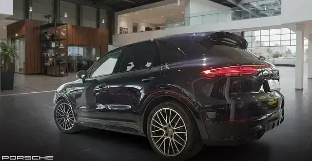 Gebraucht Porsche Cayenne Platinum Edition 470 PS (345 kW) 2022 Moonlightblue SUV