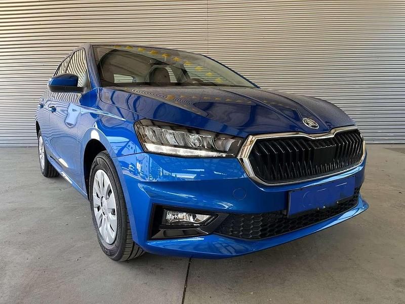 Raceblau metallic Gebraucht 2023 Skoda Fabia Ambition Kleinwagen | 15.990 € (Superpreis) - Bild 1/4