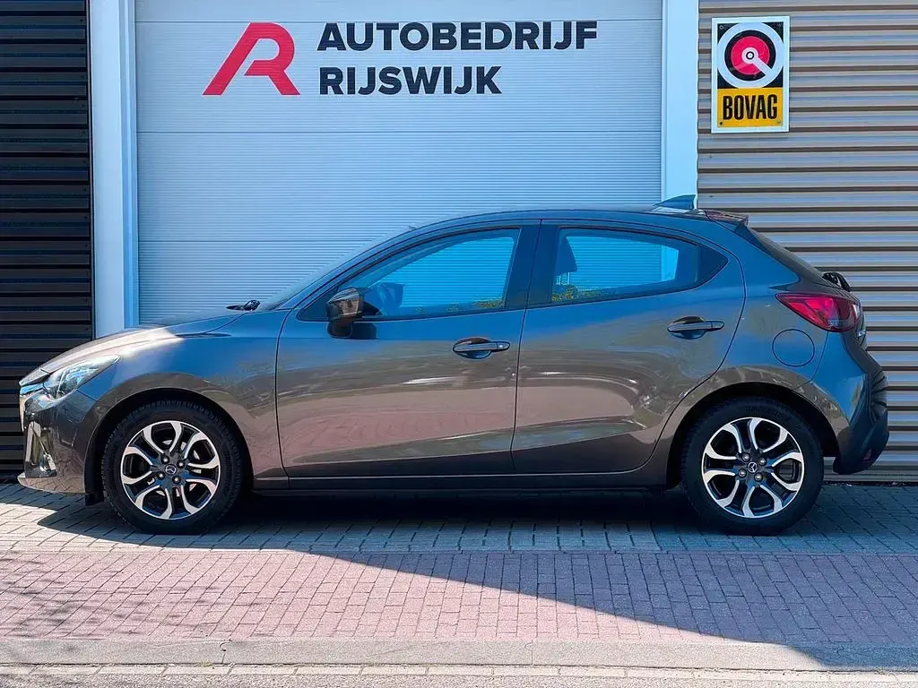 Occasion Mazda 2 Dynamic 90 ch (66 kW) 2018 Marron Berline