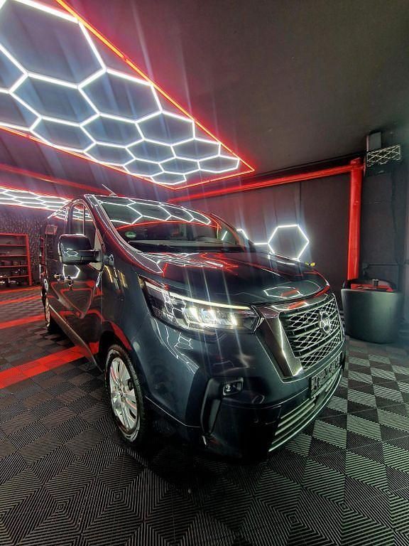 Gebraucht Nissan NV300 Tekna 170 PS (125 kW) 2022 Blau Van