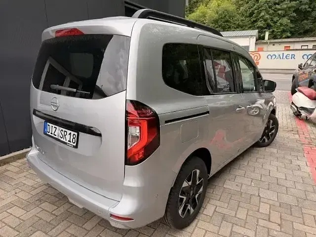 Neu Nissan Townstar N-Connecta 131 PS (96 kW) 2026 Grau Kombi