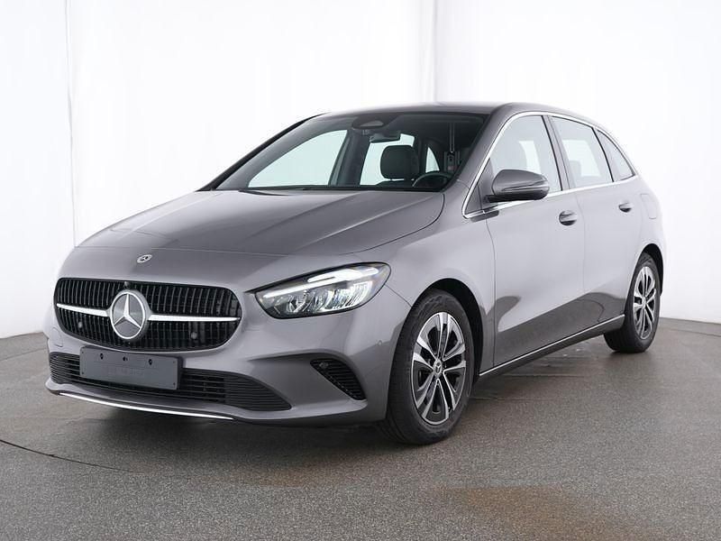 Grau Gebraucht 2024 Mercedes B200 Van / Kleinbus | 31.890 € (Etwas zu teuer) - Bild 1/4