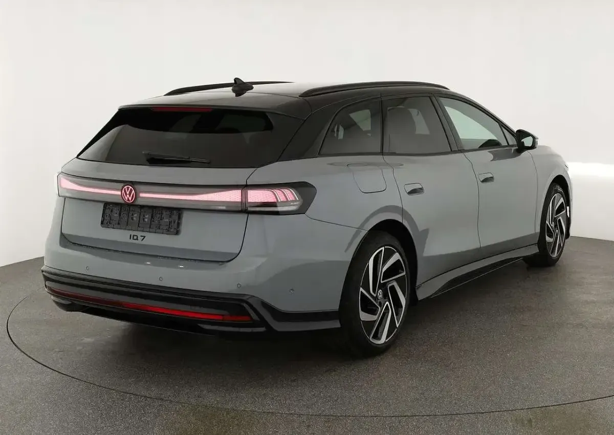 Neu VW ID.7 Pro 210 kW (286 PS) 2026 Grau Kombi
