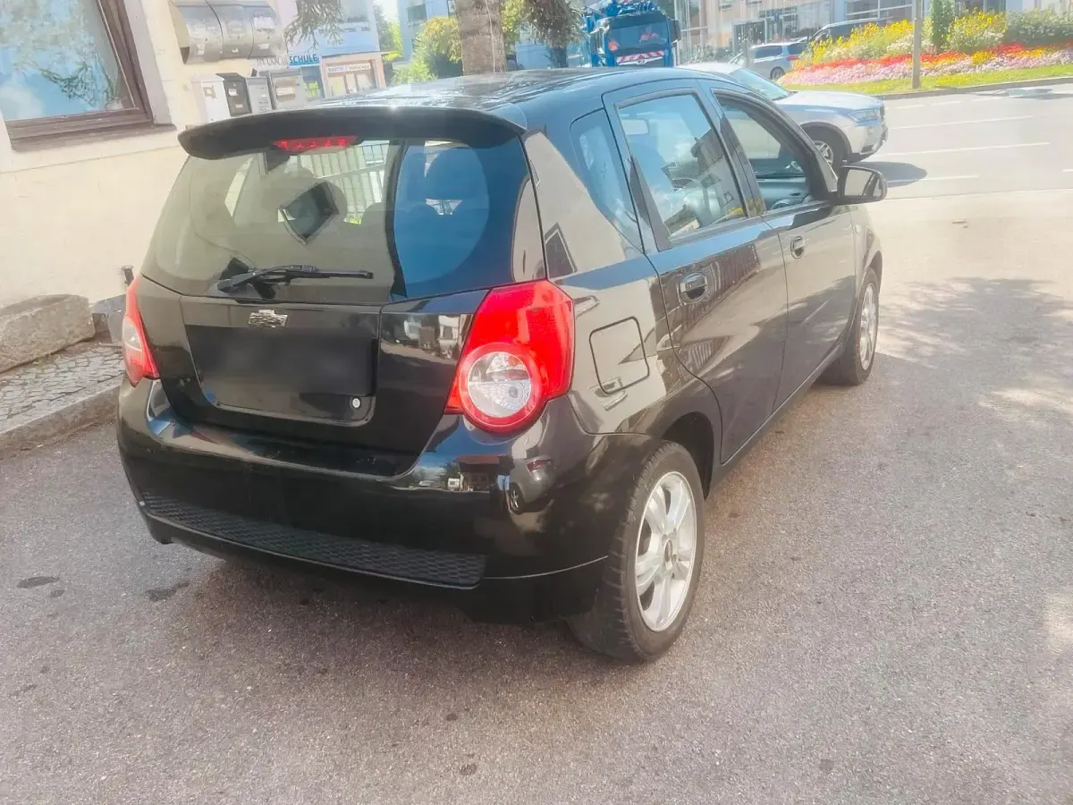Gebraucht Chevrolet Aveo 100 PS (73 kW) 2011 Schwarz Kleinwagen