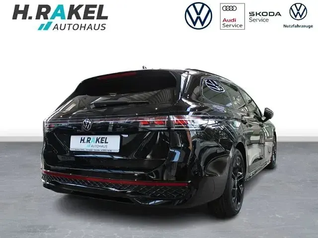 Gebraucht VW Passat R-line 150 PS (110 kW) 2026 Schwarz Kombi