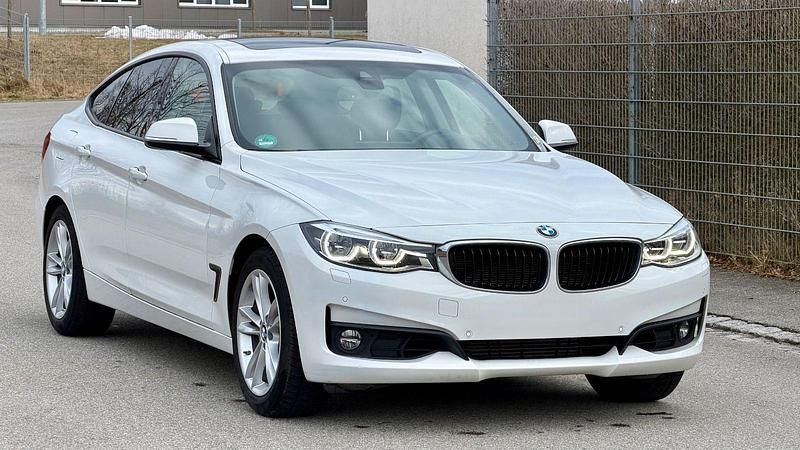 Gebraucht BMW 330 258 PS (189 kW) 2017 Weiß Limousine