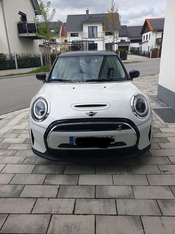 Gebraucht Mini Cooper SE Classic 135 kW (184 PS) 2023 Weiß Kleinwagen