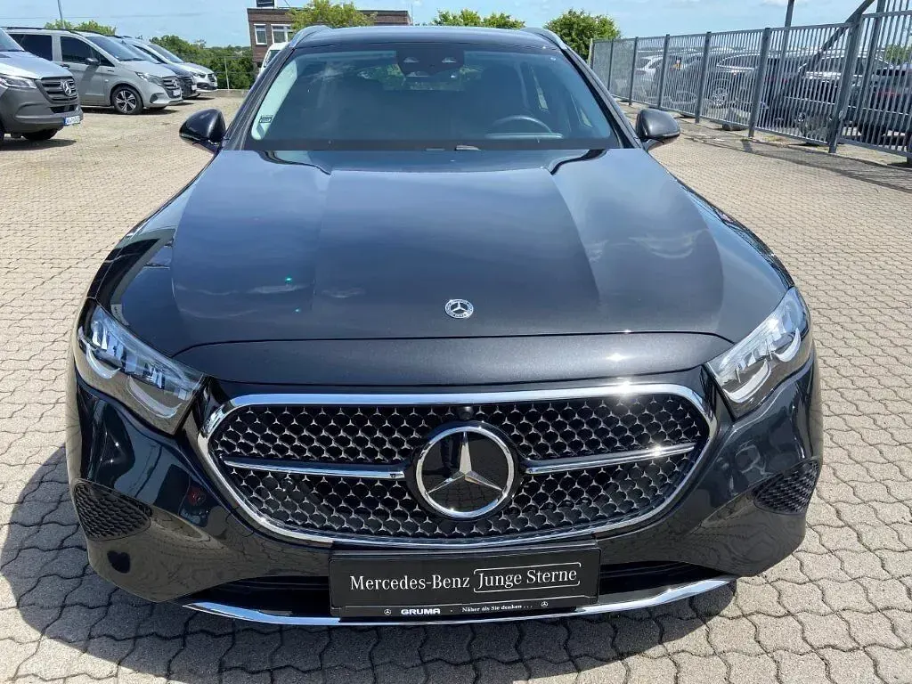 Gebraucht Mercedes E300 Advanced 313 PS (230 kW) 2025 lack graphitgrau Kombi