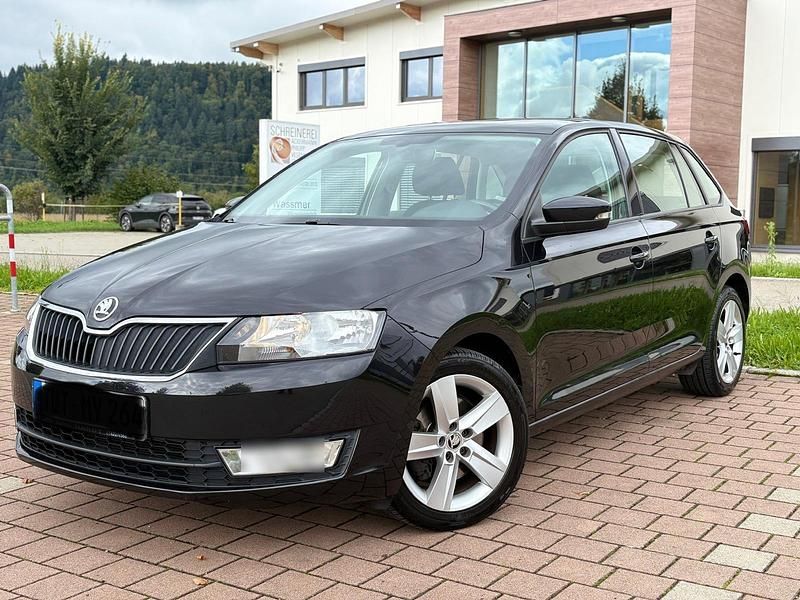 Schwarz Gebraucht 2015 Skoda Rapid Kombi | 7.990 € (Fairer Preis) - Bild 1/4