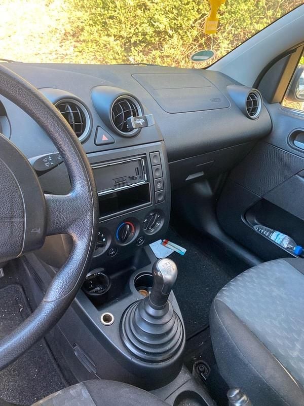 Gebraucht Ford Fiesta 60 PS (44 kW) 2005 Grau Kleinwagen