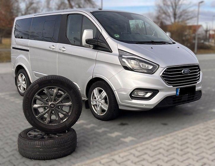 Gebraucht Ford Tourneo Titanium X 170 PS (125 kW) 2018 Silber Van / Kleinbus