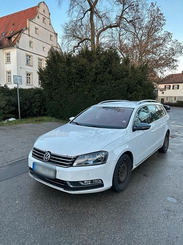 Weiß Gebraucht 2014 VW Passat Highline Kombi | 5.400 € (Superpreis) - Bild 1/4
