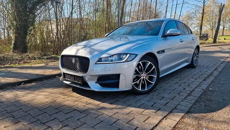 Gebraucht Jaguar XF R 180 PS (132 kW) 2016 Silber Limousine